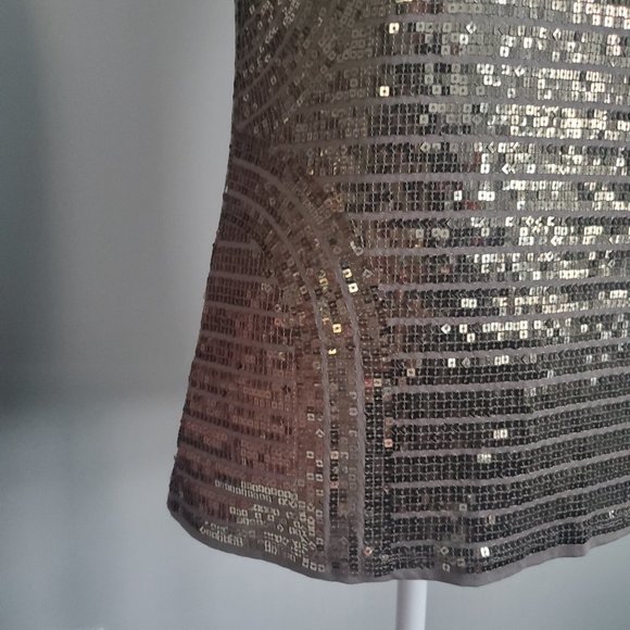 * STUNNING * Sequined Tank Top | Scoop Neck | Hollywood Glam NYE Holiday Party - Picture 2 of 8